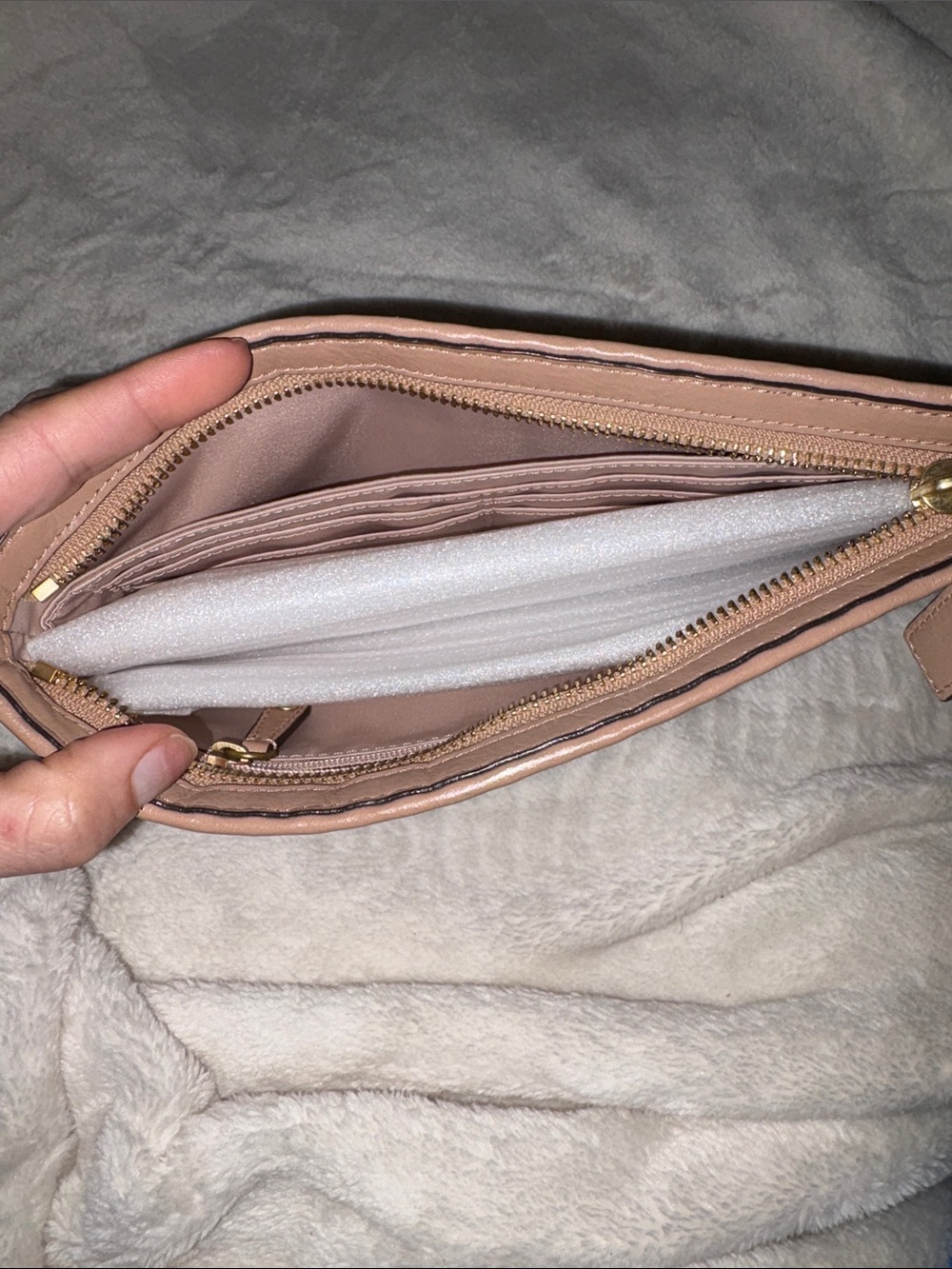 Coach Madison gathered wristlet. Pink/nude - Picture 5 of 10